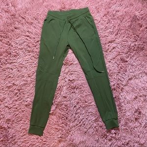BuffBunny Jasmine Joggers - Basil